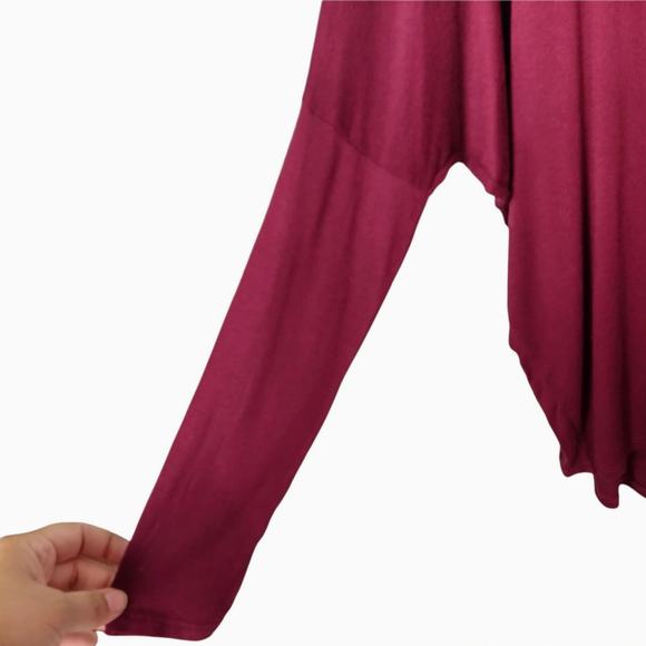 SWEET CLAIRE Womens Maroon Red M Long Sleeve Graphic Top Shirt Soft Lightweight‎ - Picture 5 of 8
